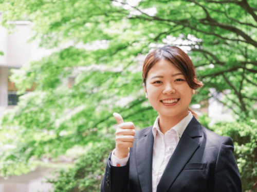 グッドするサラリーマン女性