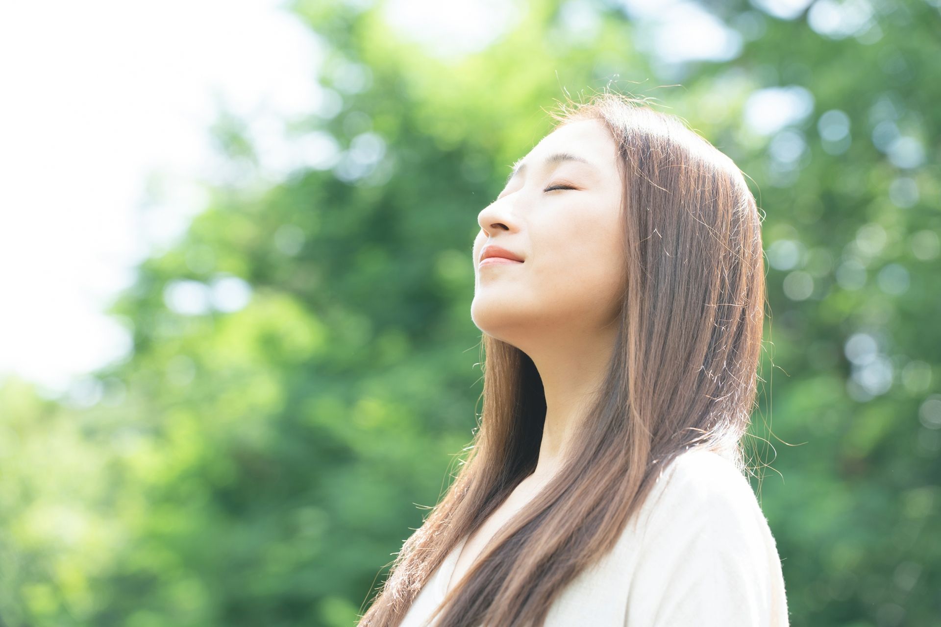 リラックスしている女性