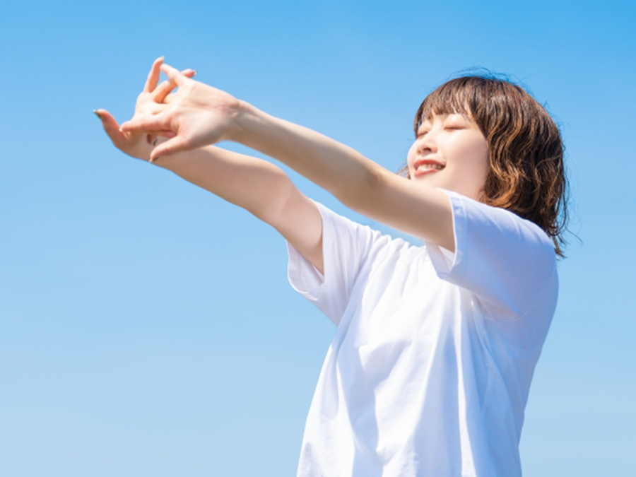 ストレッチする女性
