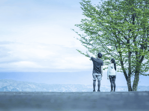 有酸素運動をしている男女