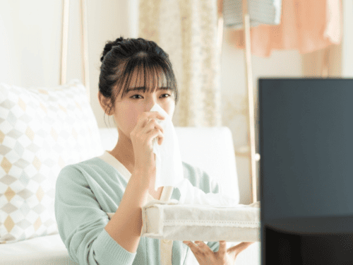号泣する女性